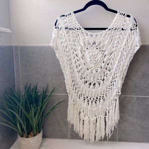 Eartbound Trading Co BOHO style top. Size small.